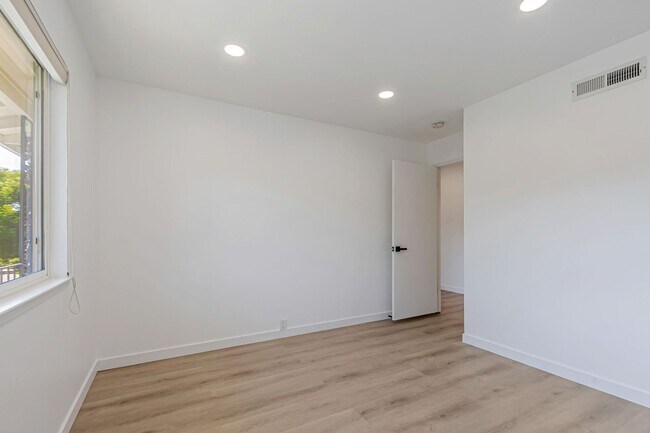 Building Photo - Stunning Updated Home in Almaden Valley