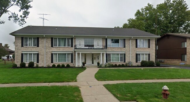Primary Photo - Spacious Furnished Condo Located in Sylvan...