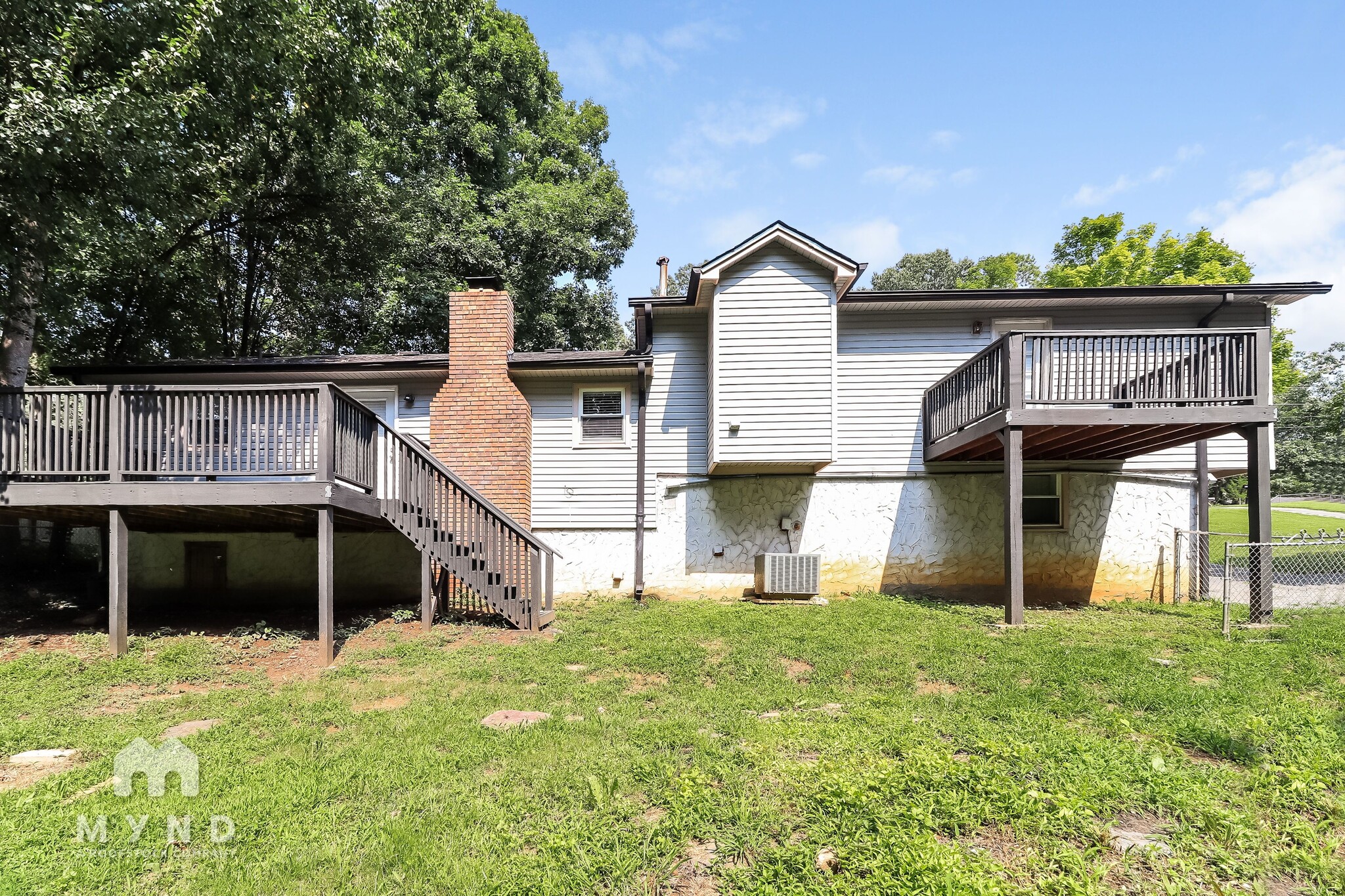 Building Photo - 5243 Valleyview Dr