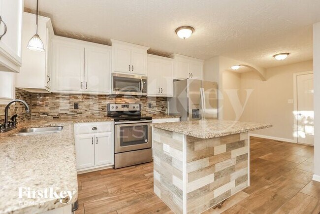 Building Photo - 1412 Freedom Dr