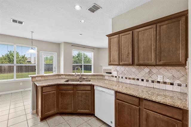 Building Photo - 8008 Raintree Dr