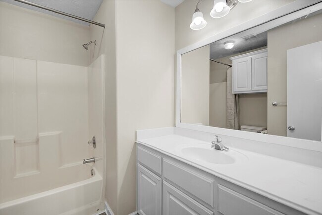 Building Photo - 16145 Sun View Ln