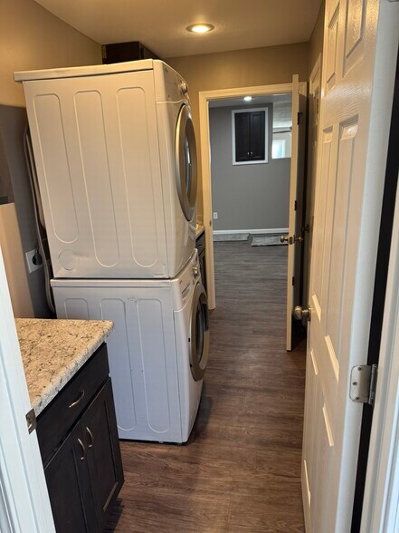 Building Photo - 1311 Devils Glen Rd