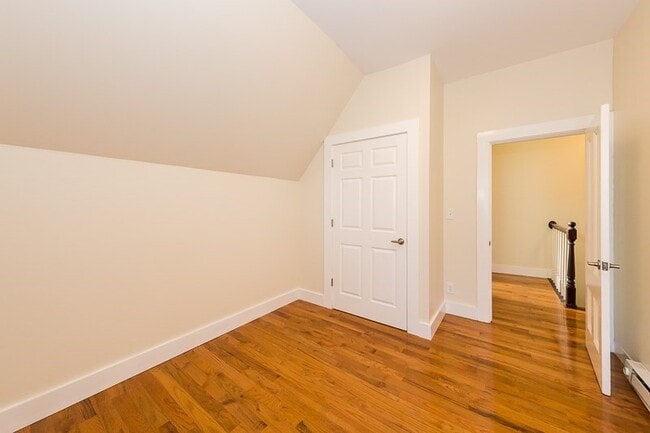 Building Photo - 103 Magoun Ave