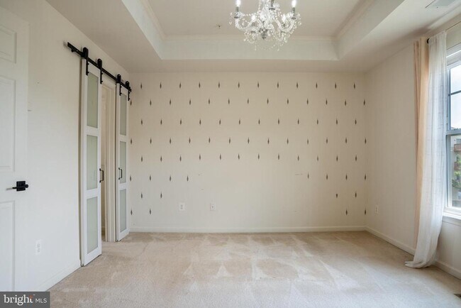 Building Photo - 42243 Canary Grass Square