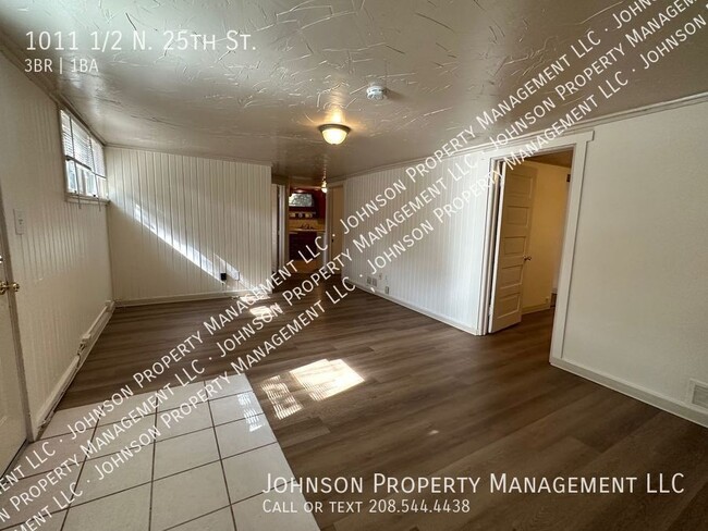 Building Photo - North End Basement Duplex Apartment.  Walk...