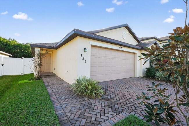 Building Photo - Modern home in Bent Creek Community