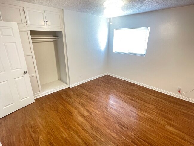 Building Photo - 26953 Cypress St