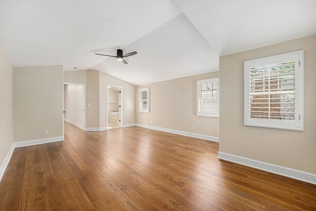 Building Photo - Stunning Home in the Heart of Cherry Creek...