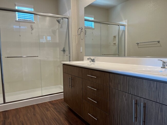 Building Photo - 10833 Portico Cir