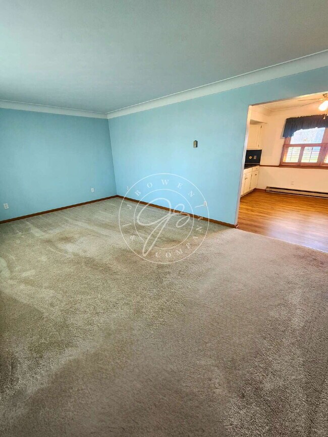 Building Photo - Sylvania Schools! Charming 3-Bedroom Ranch with Attached Garage & First-Floor Laundry