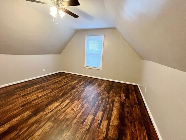 Building Photo - 40 Buxton Ave