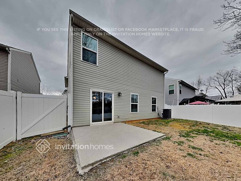 Building Photo - 1831 Hooper Court