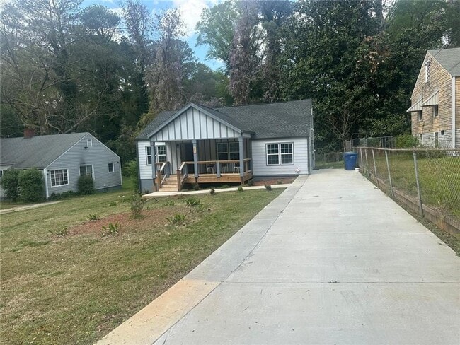 Building Photo - 1841 Bayberry Dr SW