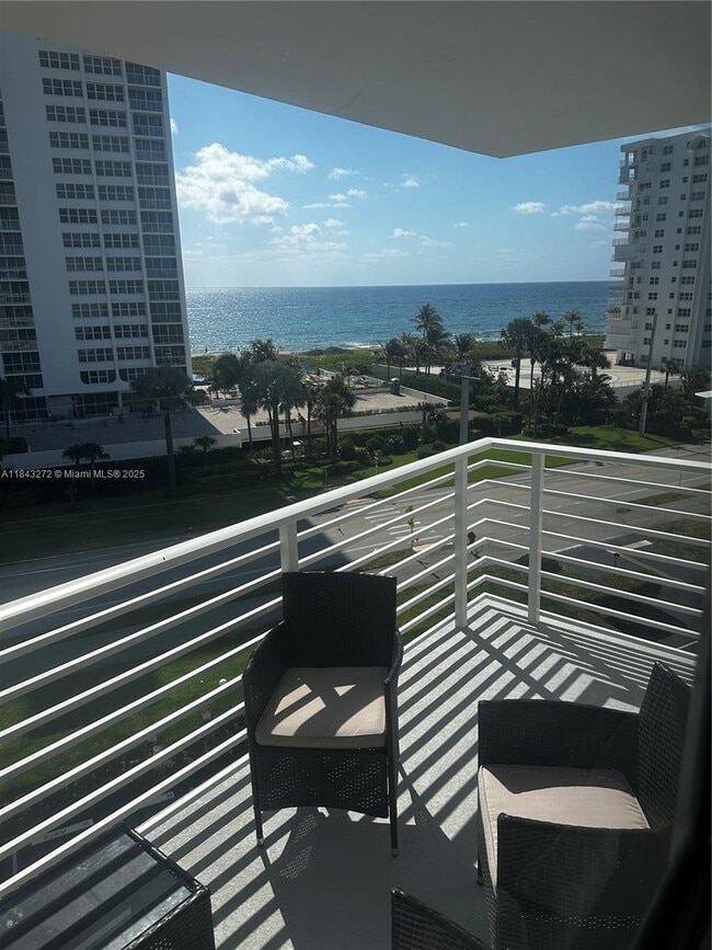 Building Photo - 2851 S Ocean Blvd