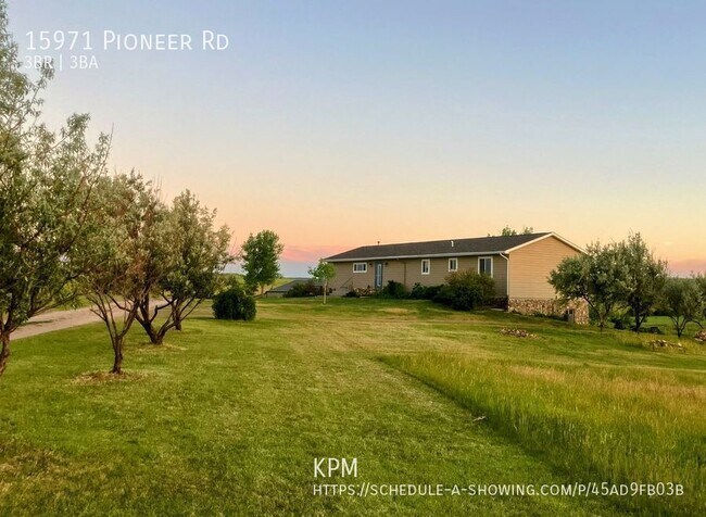 Building Photo - 15971 Pioneer Rd