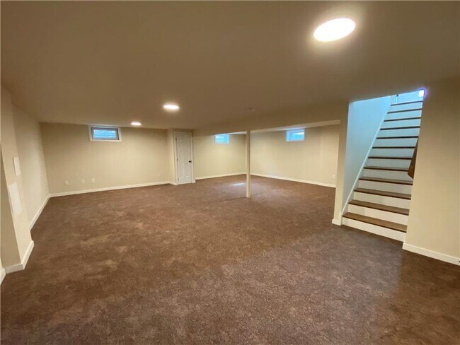 Building Photo - 124 Robert Dr