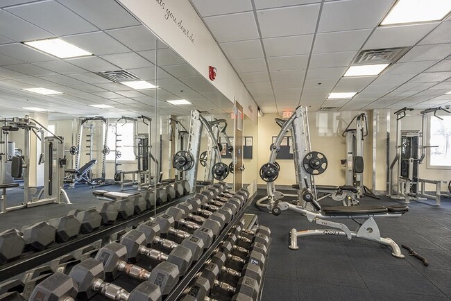 Building Photo - 100 Shearwater Ct E