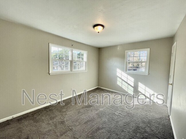 Building Photo - 830 Pilot Ave