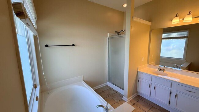 Building Photo - Lovely 3 bedroom, 2 bathroom ranch home in heart of Ballantyne