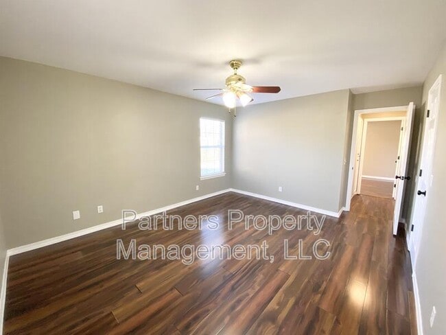 Building Photo - 831 N 54th Ave