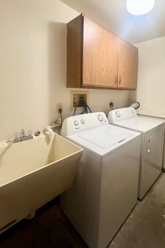 Building Photo - Two Bedroom Units located at 3221-3223 Wanta Dr in Plover