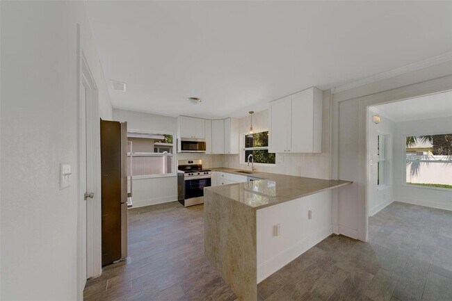 Building Photo - 315 82nd Ave