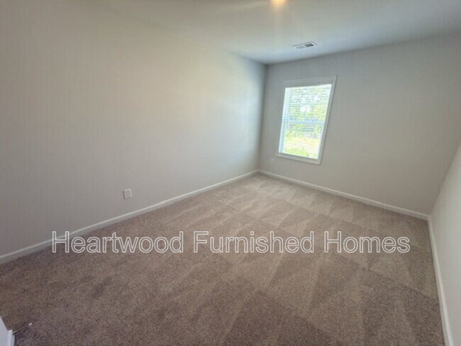 Building Photo - 121 Bartlett Dr