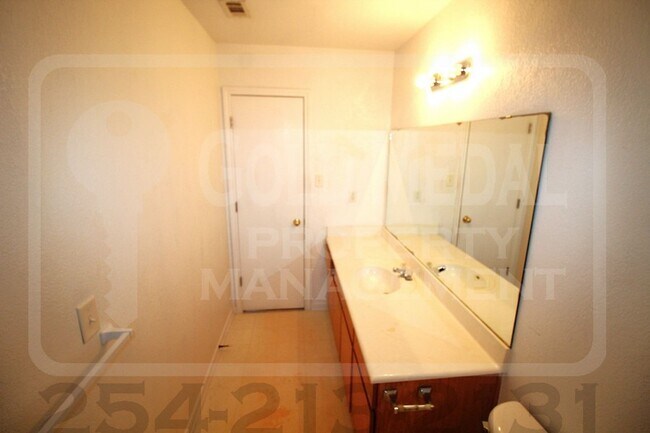 Building Photo - 1710 Aztec Trce