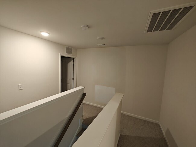Building Photo - 756 Creekway Dr