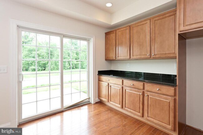 Building Photo - 12 Chestnut Woods Dr