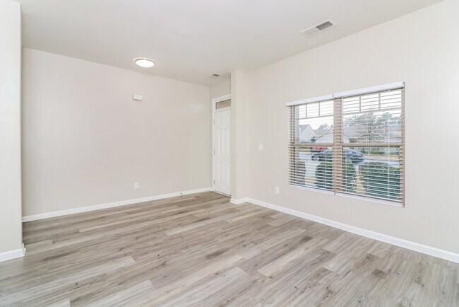 Building Photo - 8581 Braylen Manor Dr