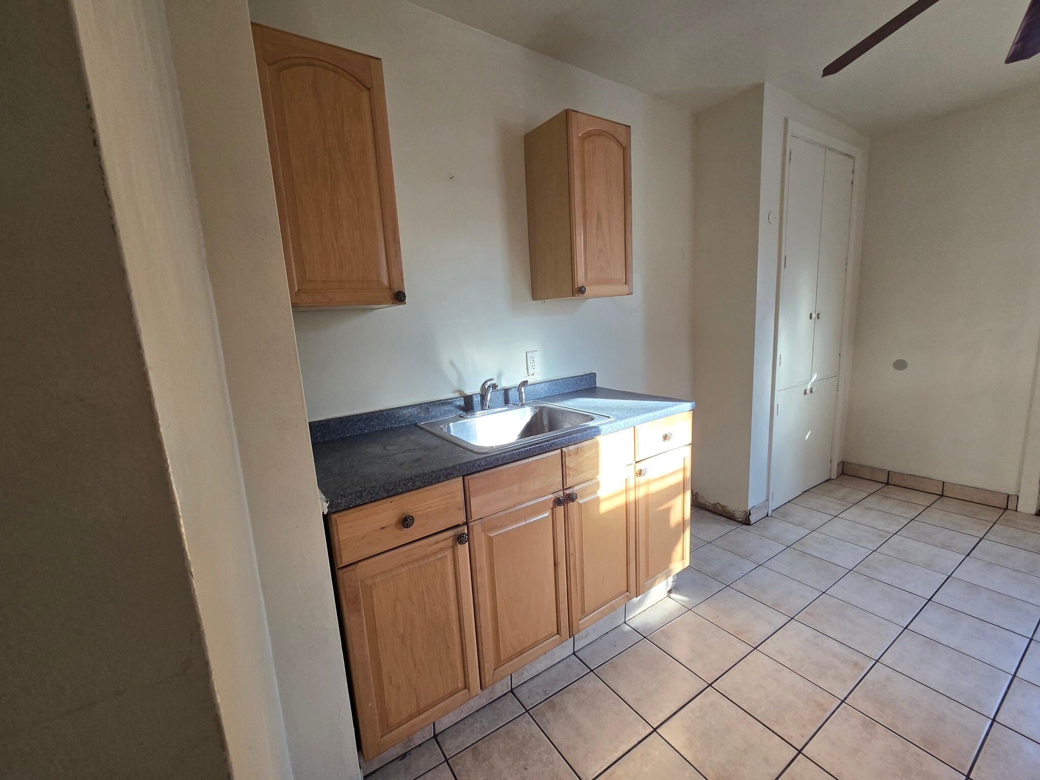 Building Photo - 1703 Soles St