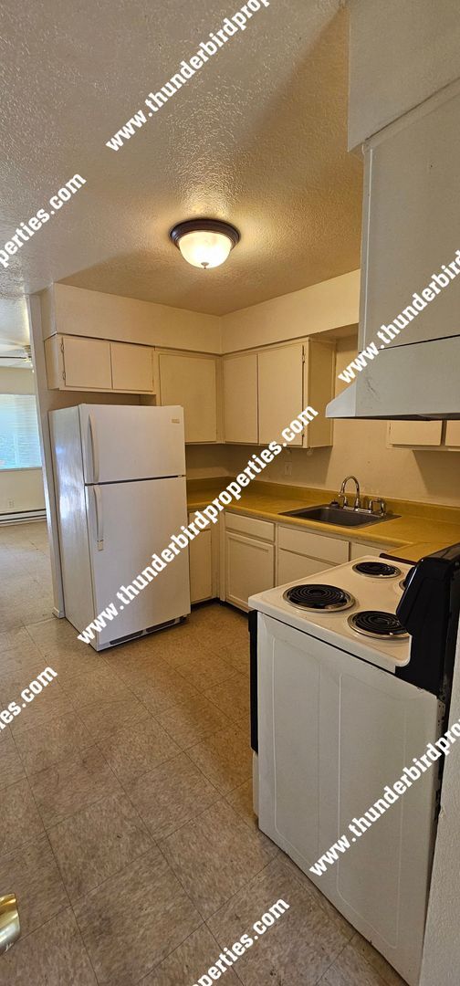 Building Photo - 187 Monte Largo Dr NE