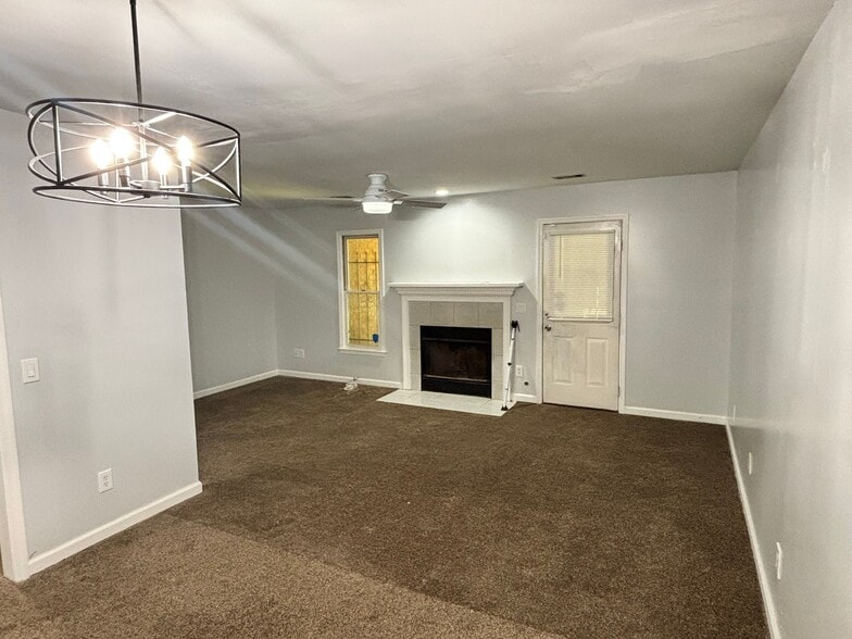 Building Photo - 4698 Shumate Dr