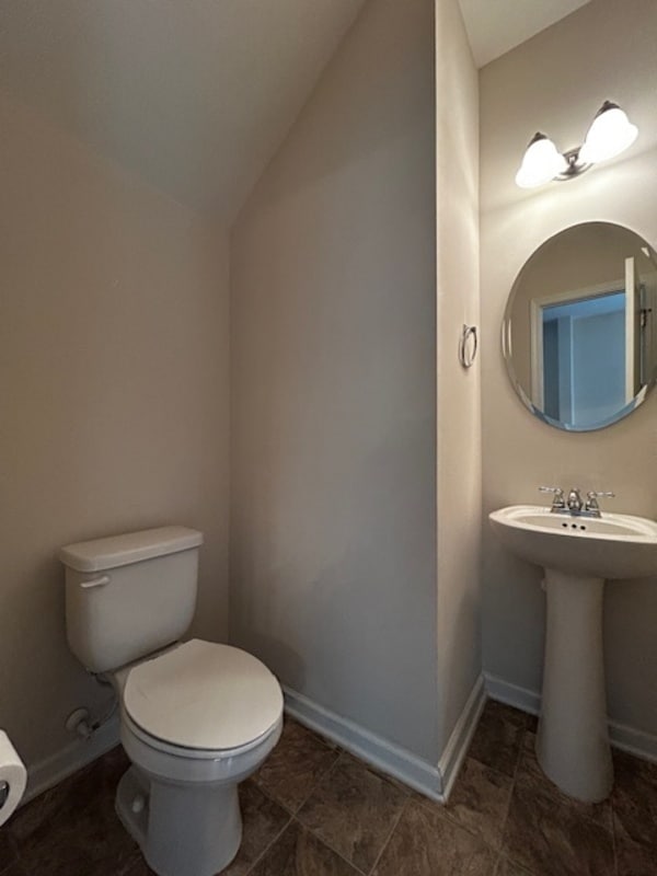 Building Photo - 257 Chesterton Dr