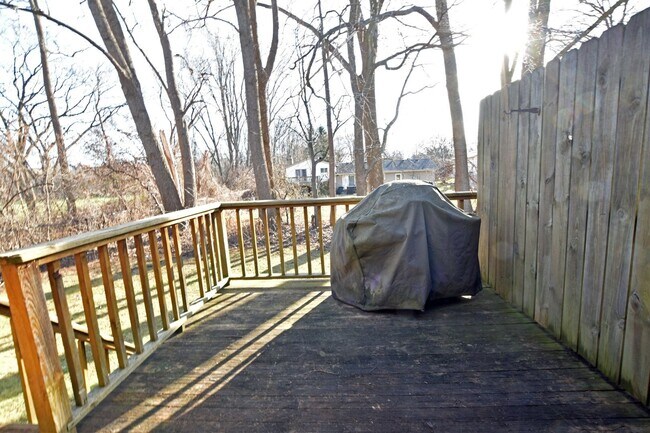 Building Photo - Shelby Township-2 Bedroom Duplex with Basement, Deck & Attached Garage