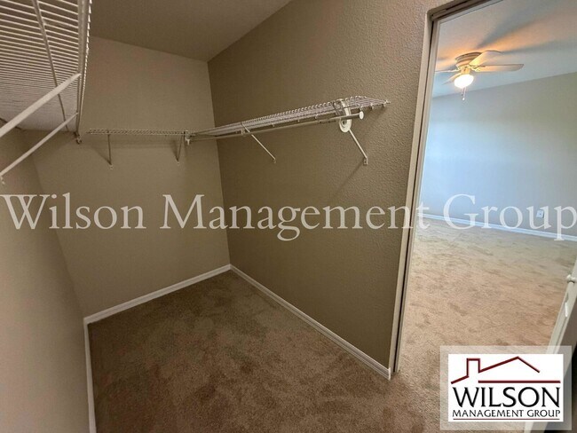 Building Photo - 12664 Somerset Oaks St