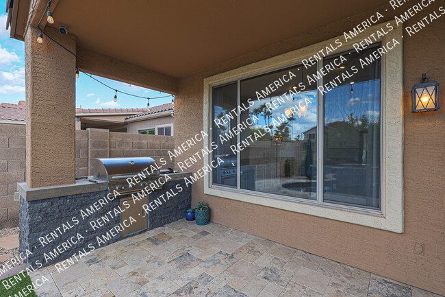 Building Photo - 6806 W Skylark Dr