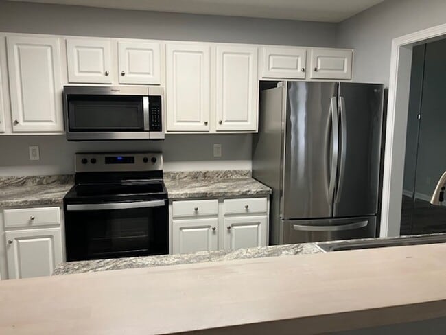 Building Photo - 5008 Hunters Trail