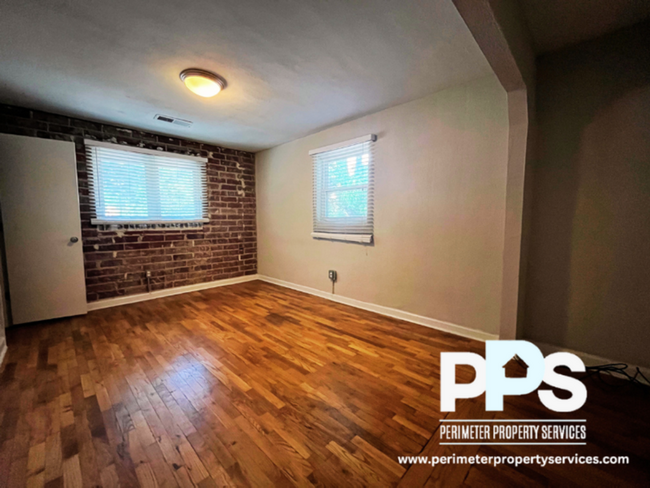 Building Photo - 221 Lampkin St NE