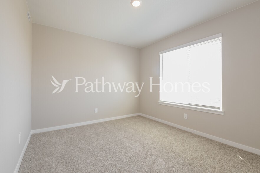 Building Photo - 9461 Yampa St
