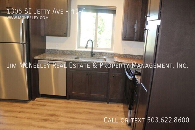 Building Photo - Lower level 2 bed/ 1 bath w/ 1 Assigned Pa...