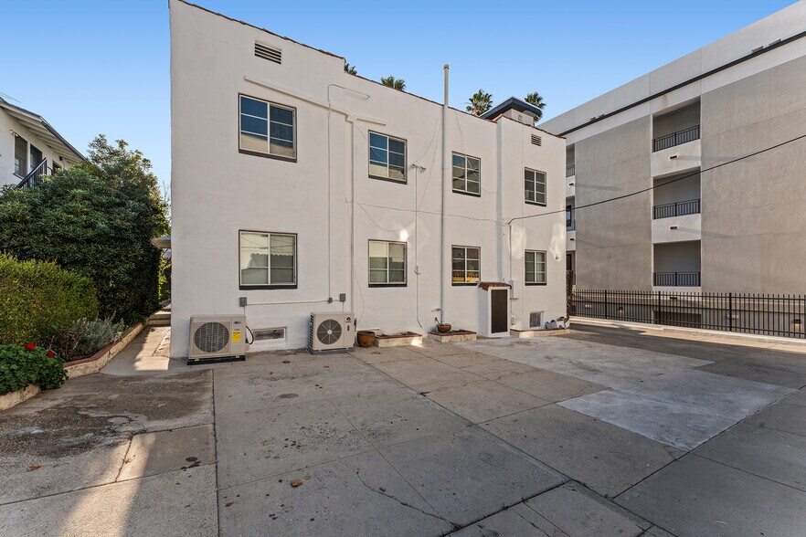 Building Photo - 12109 Hoffman St
