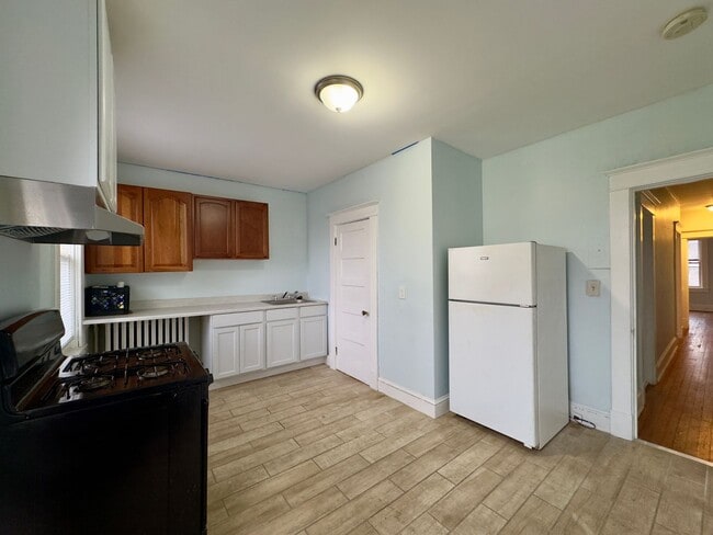 Building Photo - Apartment in West Baltimore, MD!