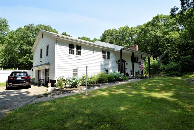 Primary Photo - 479 Westfield St