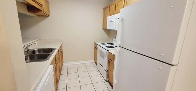 Building Photo - 2740 W Tharpe St