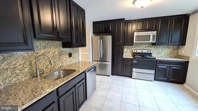 Building Photo - 1517 Winterberry Dr