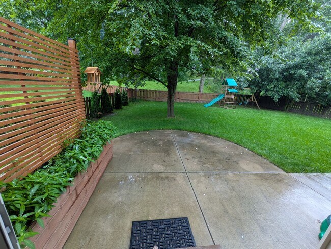 Building Photo - 3 bed / 3 bath House in Deforest!