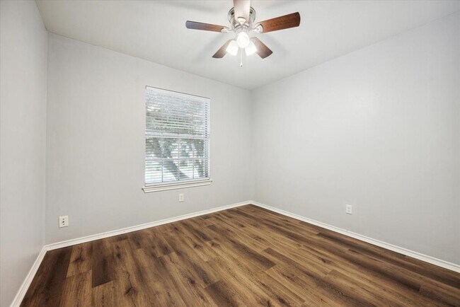 Building Photo - 12241 Shropshire Blvd